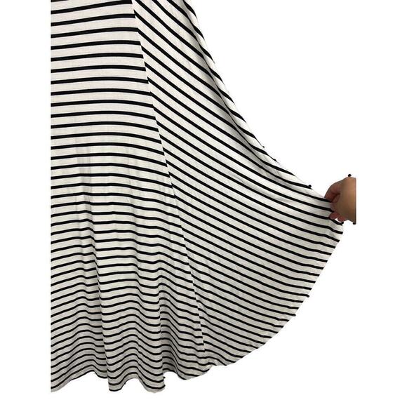 Chico's Plus Size Black and White Asymmetrical Maxi Skirt Size 2 - Picture 2 of 5